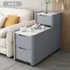 Armário Lateral de Sofá de Chão em Madeira Maciça com Sensação de Luxo Leve e Alto Padrão, Pequeno e Estreito, Mesa Lateral Simples e Moderna para a Sala de Estar
