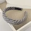 Faixa de Cabeça com Coroa Alta para Mulheres, Novo Estilo com Toque de Luxo, Faixa de Cabelo Larga Versátil para Sair, Acessório de Cabelo para Lavar o Rosto