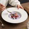 Sombrero de Paja con Patrón de Línea de Fábrica Plato de Cerámica Sentido de Lujo Hotel Restaurante Comida Occidental Plato para Sopa Pagatine Plato para Ensaladas de Frutas