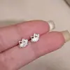 Pendientes de botón de plata S925 con aguja de plata, huecos, con diamantes completos, diseño de gatito pequeño, nuevos 2026, exquisitos, de lujo ligero, lindos, diseño de nicho, pendientes personalizados