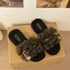 Chinelos de lã de cordeiro com abertura nos dedos 2026, fivela de pelúcia, sola plana, de uma tira, moda feminina para uso externo, estilo coreano, outono/inverno