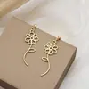 Pendientes Metálicos de Moda Creativa Estilo Ins Calados Corazón Estéreo Forma Geométrica Pétalos Estrella de Cinco Puntas Pendientes de Estilo Simple para Mujer