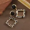 Moda Transfronteriza Personalidad Exagerada Estilo Minimalista Pendientes de Resina con Perlas y Pedrería con un Toque de Lujo Grandioso y Sencillo