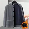Jaqueta Masculina Nova para Meia-Idade 2026 com Forro de Lã e Gola Alta Grossa Tricô Roupa de Pai Cardigan Suéter Quente Casual