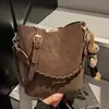 Bolsa de Design Retrô de Nicho para Mulheres Outono e Inverno 2025 Nova Bolsa Transversal de Moda de Alto Padrão Bolsa Carteiro Bolsa Saco