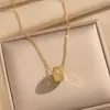 Collar Retro Europeo y Americano Estilo Buchi Cepillado Cintura Pequeña Flor de Rombo Dorado Blanco Cadena de Cuentas Medieval Gama Alta
