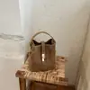 Bolsa Transversal Feminina de Design Retrô de Nicho Transfronteiriço com Textura Trançada, Bolsa de Mão Estilosa Simples e da Moda
