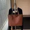 Bolsos de Alta Gama para Mujer 2026 Primavera Nuevo Estilo Moda Retro Europea y Americana Elegantes Versátiles Simples Diseño de Nicho Bolsos