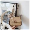 Lenço de Seda Fashion Bolsa Quadrada Tendência Pequena para Mulheres 2025 Novo Verão Estilo Coreano Elegante Textura de Pom-Pom Bolsa de Ombro de Braço