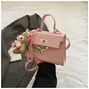 Bolsas Pequenas da Moda Deste Ano 2026 Novo Estilo Bolsa de Mão Kelly Retrô com Padrão de Pedra de Alto Padrão Bolsa Transversal para Mulheres