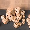 Madeira maciça colorida dados 3cm4cm5cm6cm8 madeira vôo xadrez cor jogo loteria adereços brinquedo atacado