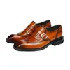 Nuevos mocasines de cuero con hebilla estilo británico para hombre, zapatos pequeños de cuero retro, mocasines de pala con puntera cuadrada y detalles brogue, calzado versátil para hombre