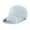 Boné de Beisebol Feminino Novo para Primavera e Verão com Design de Nicho e Padrão de Linhas que Faz o Rosto Parecer Menor, Chapéu de Sol com Bordado de Letras Estilo Coreano