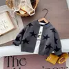 Conjunto de Tres Piezas con Sudadera y Chaqueta de Estrellas para Niños 2026 Nuevo Conjunto Infantil de Moda Ropa Elegante para Bebés y Niños Atuendo Genial