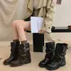 2026 Nuevas Botas Versátiles Estilo Retro Plisadas Apiladas para Mujer Tacón Grueso Botines Hebilla de Cuero Botas de Caballero Botas de Moda de Invierno
