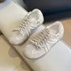 Novos sapatos femininos outono e inverno 2026, tênis de treino respiráveis estilo Forrest Gump, tênis casuais versáteis, sapatos brancos leves para estudantes