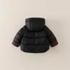 Abrigo Grueso Cálido de Invierno para Bebé Niña Ropa de Invierno Ropa de Algodón Ropa Nueva de Algodón Elegante Chaqueta Acolchada de Algodón para Niños Corta de Moda