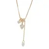 Cadena Elegante para Clavícula Bañada en Oro Real con Circonitas Microincrustadas para Mujer, Collar de Cadena con Colgante de Corazón y Borla de Diseño Exclusivo, Cadena de Suéter de Lujo Ligero