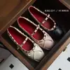 Zapatos Mary Jane Mollykiki con Tachuelas, Pliegues de Ballet, Lazo, Correa Única, Boca Baja, Tacón Bajo, Planos Estilo Hada