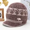 Chapéus de outono e inverno para mulheres de meia-idade e idosas, chapéus de tricô grossos e quentes de pelo de coelho com forro de veludo para senhoras idosas, avós, proteção contra o frio, proteção para as orelhas, chapéus de tricô