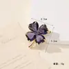 Broche Vintage de Luxo Leve Trevo de Quatro Folhas Roxo com Cristal em Forma de Coração, Alfinete Elegante com Toque de Alto Padrão, Adequado para Ternos e Casacos como Acessório Floral