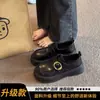 Zapatos de cuero para mujer estilo británico de suela gruesa, nuevo modelo primavera y otoño 2026, mocasines JK negros sin cordones, mocasines tipo beanie populares