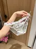 Sombras de Mariposa Entre las Flores~Estilo Francés Pequeño Floral Sexy Encaje Pura Deseo Floral Hueco Bragas Triángulo de Cintura Baja para Mujeres