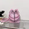 Bolsa Estilo Novo 2026 Transfronteiriça com Rebites, Bolsa Saco Punk, Pequena Bolsa de Mão, Bolsa Transversal com Corrente Versátil, Bolsa Feminina Casual