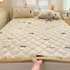 2026 Novo Inverno Quente Leite Fleece Estampado Espessado Macio Colchão Inverno Mais Veludo Protetor Almofada de Cama Estudante