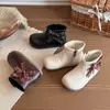 Botas elegantes para niñas, botines, nueva colección otoño/invierno 2026, botas estilo Dr. Martens con ribete de encaje, botines versátiles de piel para bebés