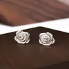 Pendientes de Rosca de Rosa de Diseño de Lujo Ligero de Gama Alta para Mujer, Modernos y Versátiles, Personalizados, Pendientes Frescos y Dulces Estilo Nuevo
