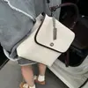 Mochila feminina fashion, simples e requintada, moderna e versátil, com cores contrastantes, toque de alta qualidade, bolsa e mochila simples e casuais