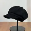Gorra octogonal de gamuza coreana 2026, color sólido, engrosada, para mujer, moda otoño e invierno, gorra versátil blanca cálida de vendedor de periódicos que favorece el rostro