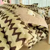 Juego de Cuatro Piezas de Terciopelo de Leche Cálido de Invierno Espeso Coral Fleece Franela Funda de Edredón Juego de Tres Piezas para Dormitorio de Estudiante