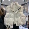 2025 Novo Colete de Penas de Inverno Feminino Curto Espessado Gola Alta Solto Tamanho Grande Colete da Moda Jaqueta Colete