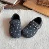 Zapatos Birkenstock de Gamuza con Lunares Estilo Coreano para Niñas Otoño/Invierno 2026 Nuevos Zapatos de Algodón Cálido con Felpa para Niños Suela Suave Zapatos para Bebé