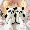 Invierno 2026 Nuevo Estilo Coreano Muñeco de Peluche con Bordado de Panda Lindo Artículo Popular Hogar Interior Exterior Cálido Niña Estudiante