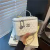 Bolsas pequeñas transfronterizas para mujer 2026 nuevo bolso acolchado con cadena de moda europea y americana bandolera de un solo hombro bolso tipo caja