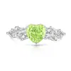 Anel de Coração com Corte Flor de Gelo de Pedra Colorida, Super Brilhante Diamante de Alto Carbono, Anel de Coração Versátil da Moda, Dropshipping para Transmissão ao Vivo