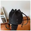 Bolso Cruzado Casual de Gran Capacidad 2025 Nuevo Primavera y Verano Moderno Color Sólido Versátil Bolso Cubo con Cordón para Hombro para el Trabajo