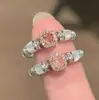 Anillo de Zirconia con Diamantes Completos de Lujo Ligero y Gama Alta, Elegante Retro, Anillo Abierto Exquisito y Elegante para el Dedo Índice, Anillo Súper Brillante para Apilar