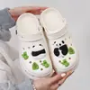 Nuevas sandalias perforadas de suela gruesa para mujer, nuevo modelo verano 2026, para uso exterior, antideslizantes, que aumentan la altura, cómodas pantuflas de EVA para mujer
