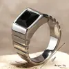 Anel de Aço Titânio com Pulseira Quadrada Multicolorida Gema para Homens e Mulheres Ins Nicho High-end Luxo Leve Moda Elegante Joia de Mão