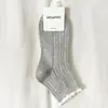 Meias curtas de cor sólida com acabamento em renda pequena, meias de costura dupla para mulheres, meias de meia-panturrilha para primavera e outono, algodão penteado, absorventes de suor, estilo coreano, meias femininas com punho canelado bolha