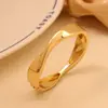 Nueva Pulsera Europea y Americana Popular Exagerada de Aleación de Ala Ancha Pulsera de Moda Personalizada Patrón Martillado Cepillada Pulsera con Hebilla de Resorte