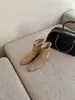 Primeiro Encontro Botas Slim Elásticas de Bico Quadrado que Aumentam a Altura Sazonal Botas de Cano Curto Femininas Outono/Inverno 2026 Confortáveis Versáteis Zíper nas Costas Botas Martin