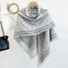 Chal de lujo ligero, estilo old-money, bufanda tipo cachemir, chal triangular versátil para invierno, al por mayor