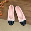 Sapatilhas planas estilo Chanel com laço para mulheres, nova coleção outono 2026, sapatilhas slip-on de bico fino para uso noturno e para o dia a dia