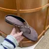 Nuevas Chanclas Retro de Cuero Mate con Pedrería de Suela Gruesa para Mujer 2026, Sandalias Planas de Playa para Uso en Exteriores