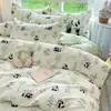 Conjunto de Quatro Peças Estampado 100% Algodão, Sarja de Algodão Puro com Desenho Animado, Conjunto de Quatro Peças de Algodão Puro, Capa de Edredom, Lençol com Elástico, Roupa de Cama de Algodão de Xinjiang Atacado